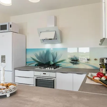 וילה Leoni By Istrialux *