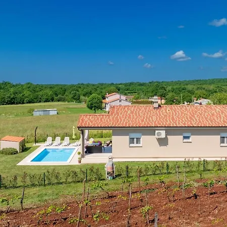 Leoni By Istrialux Orihi