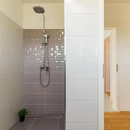 Leoni By Istrialux וילה Orihi