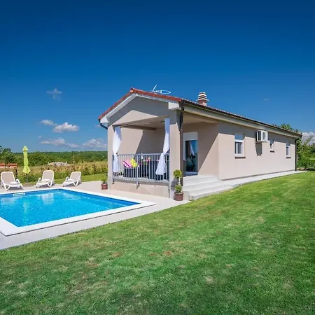 Leoni By Istrialux וילה *