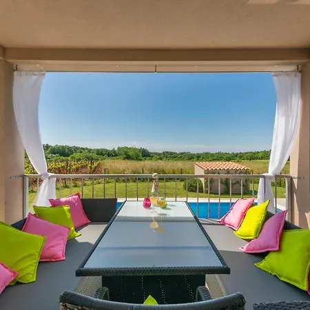 וילה Leoni By Istrialux Orihi