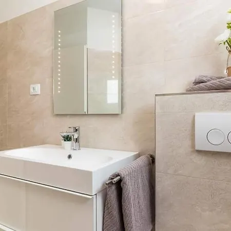 וילה Leoni By Istrialux Orihi