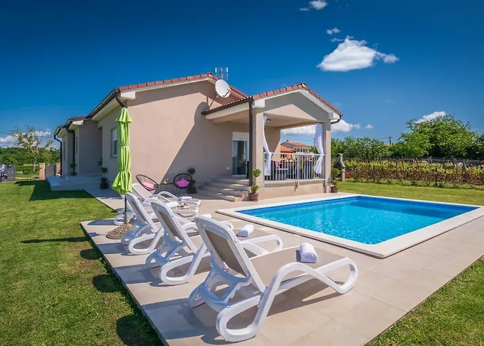 Leoni By Istrialux Villa *