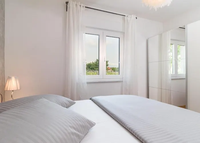 Leoni By Istrialux Villa *