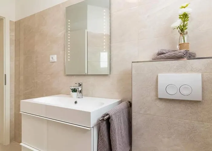 Villa Leoni By Istrialux Orihi