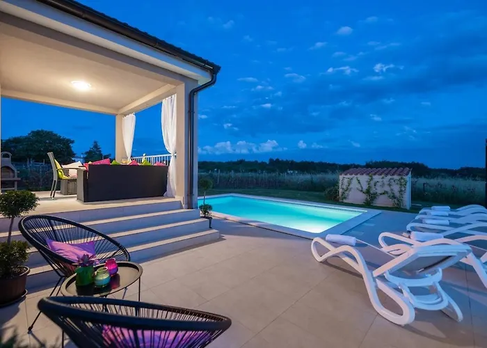 Leoni By Istrialux Villa *